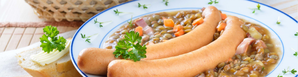 Linsensuppe mit Bockwurst